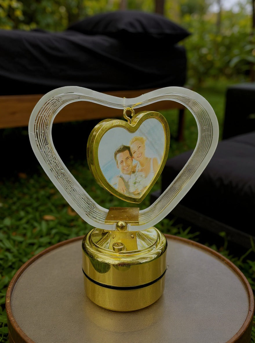 LED Photo Display Light – Round & Heart Hanging by Janorify